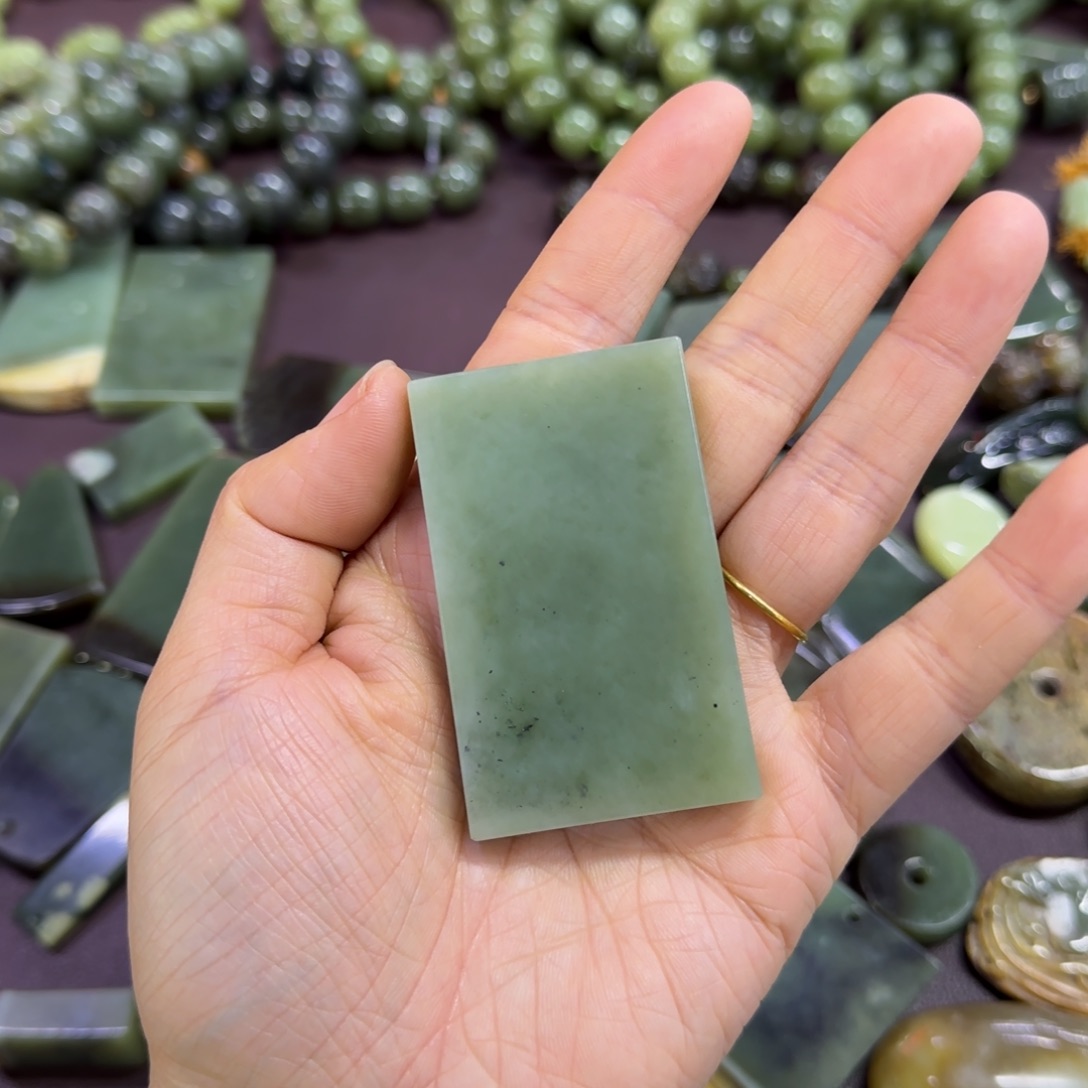 岫岩河磨玉（透闪石质玉）未镶嵌颈饰