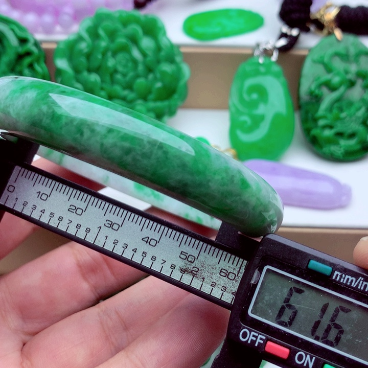 翡翠未镶嵌手镯手镯