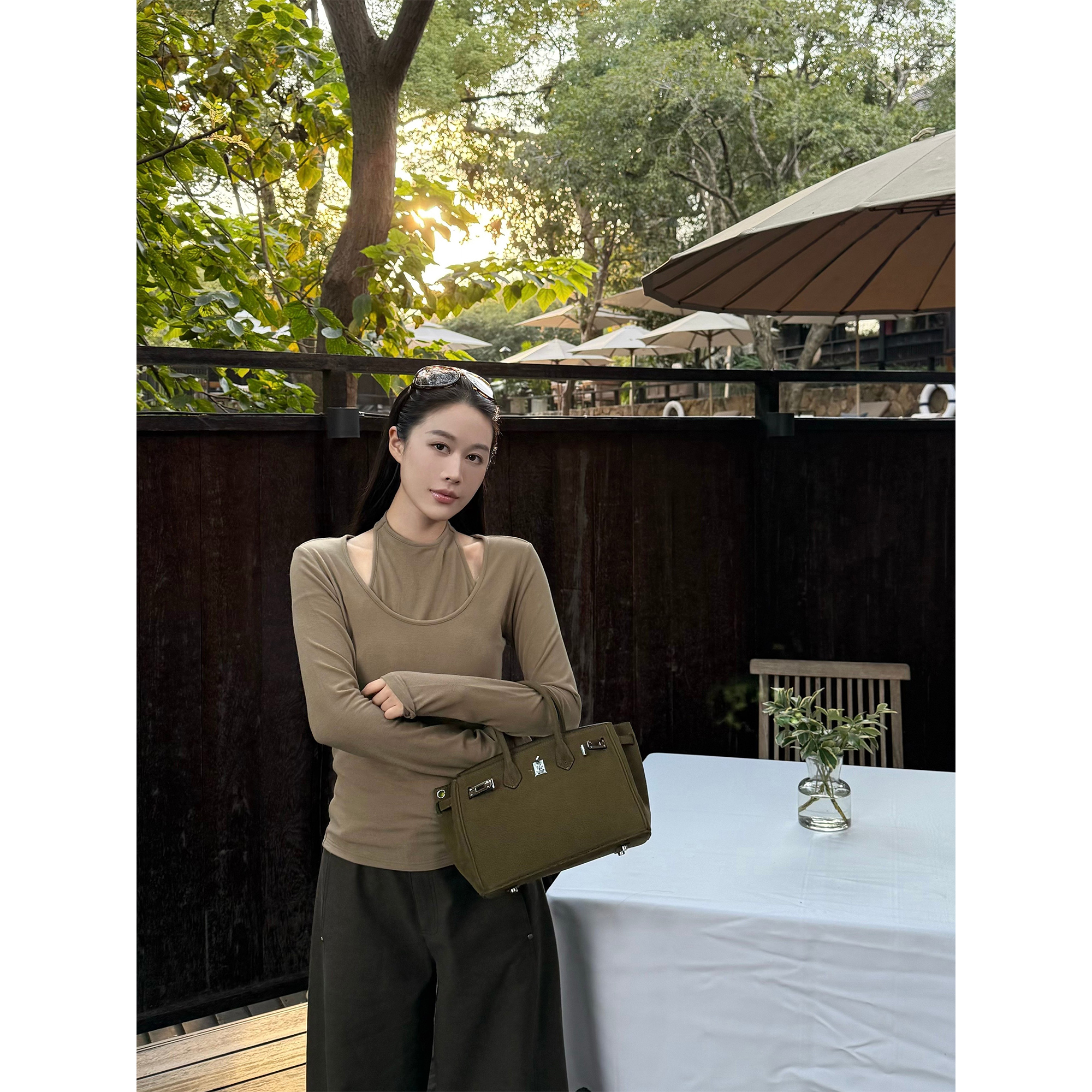 周淼【博主氛围】挂脖圆领假两件紧身显瘦长袖T恤上衣女ZM25T8887Z