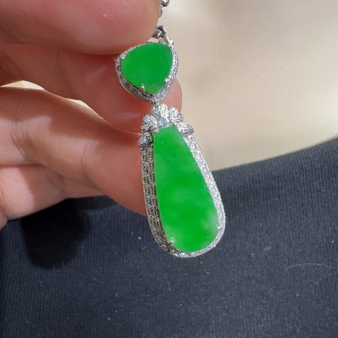 翡翠吊坠(不含链)18K金镶嵌