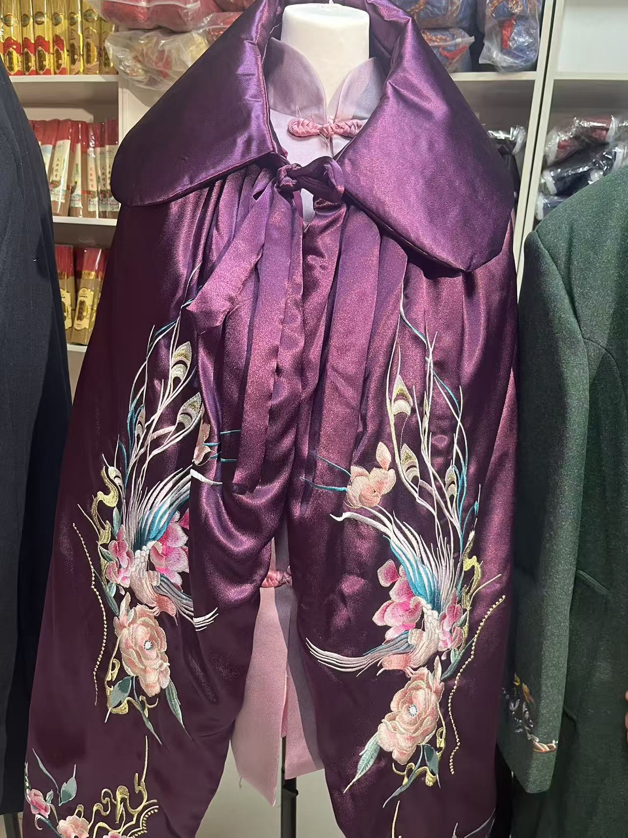 女款民族风双凤呈祥牡丹披风