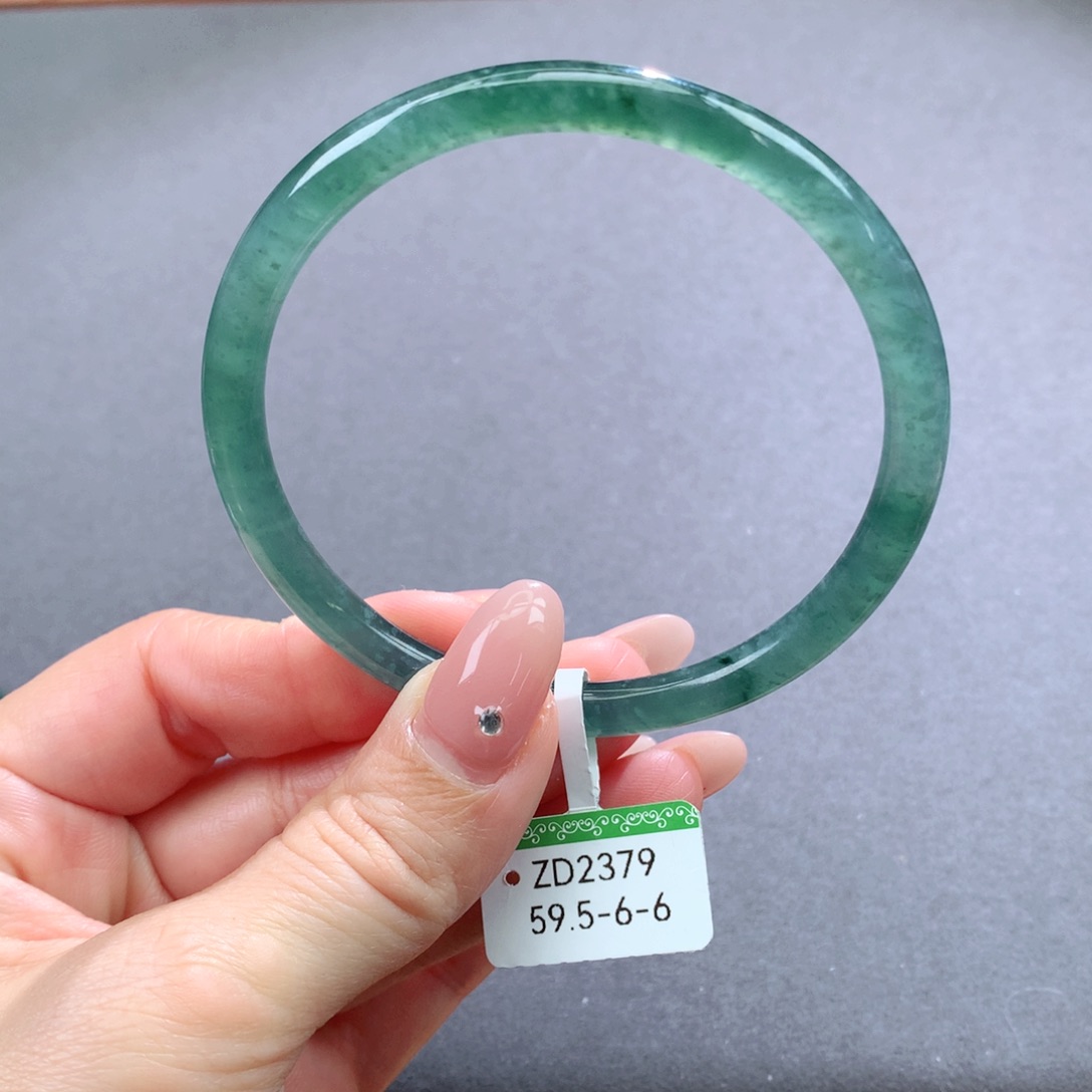 翡翠手镯未镶嵌天然翡翠手镯叮当镯