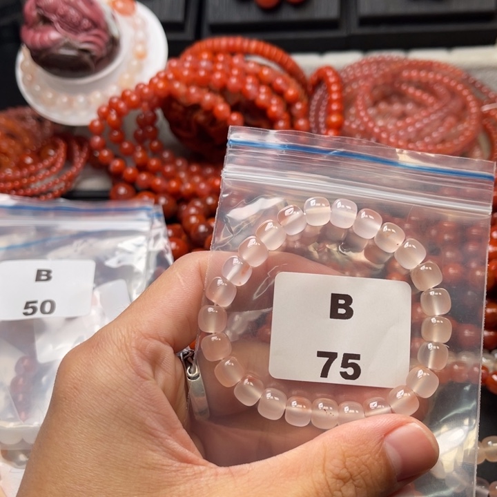 南红玛瑙未镶嵌多样性发货默认微瑕称重8mm