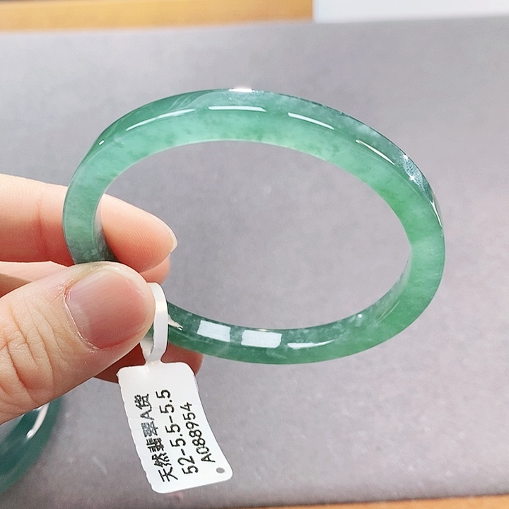 【闪购商品】翡翠手镯（圆镯）未镶嵌