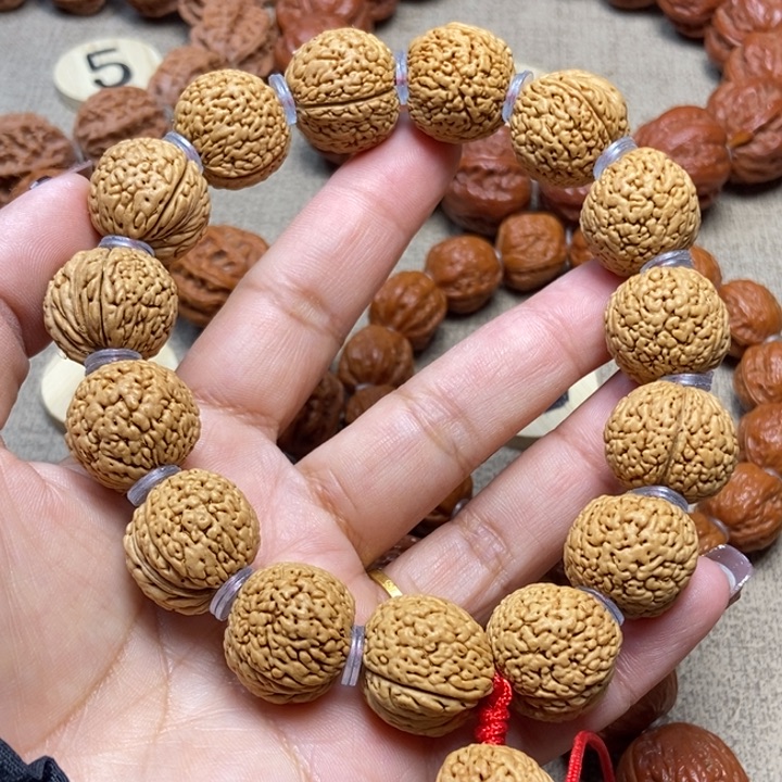 文玩核桃吊坠密纹桃核