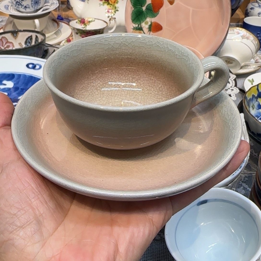 微瑕的咖啡杯里有一个小的小