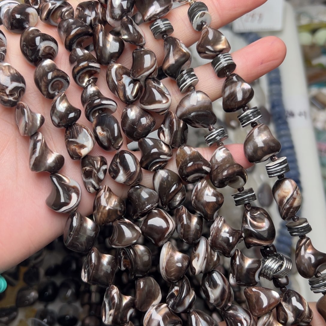 玛瑙/玉髓合金珠宝半成品K449。13mm天然黑金贝随形一条