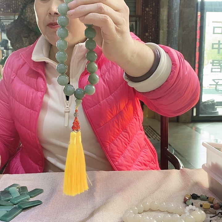 密玉（石英质玉）颈饰未镶嵌