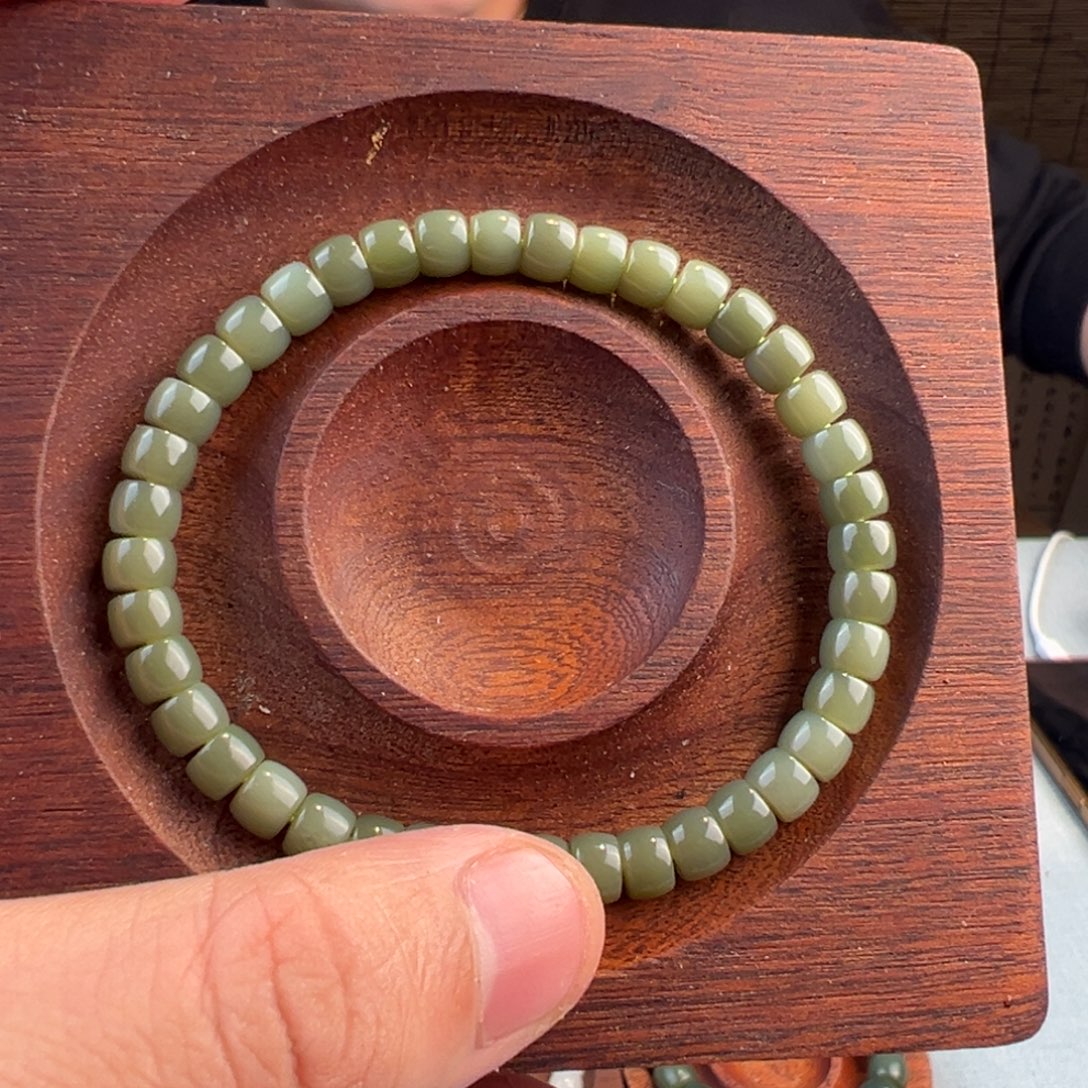 和田玉未镶嵌手链