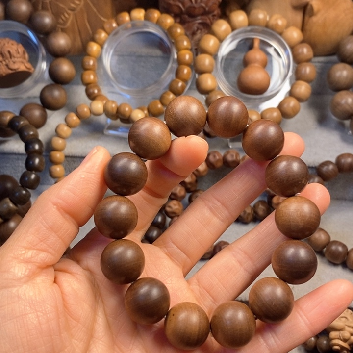 常***号手串/手链檀香木老山檀奶香味1.6红黑