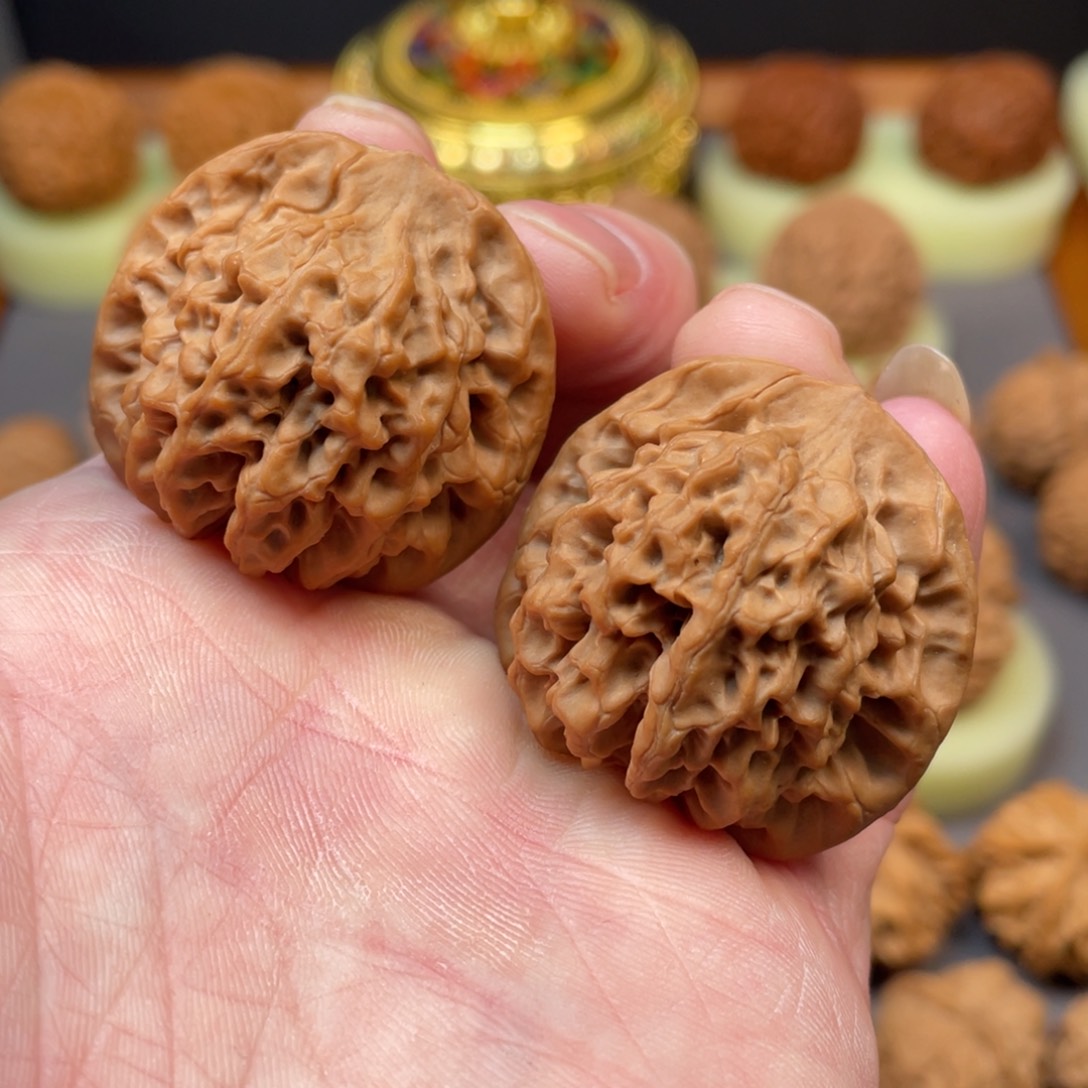 核桃把件35:秦闷手捻