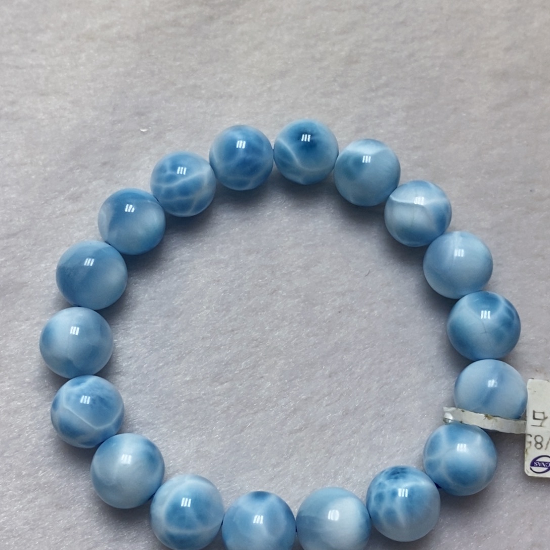 未镶嵌针钠钙石（海纹石）颈饰