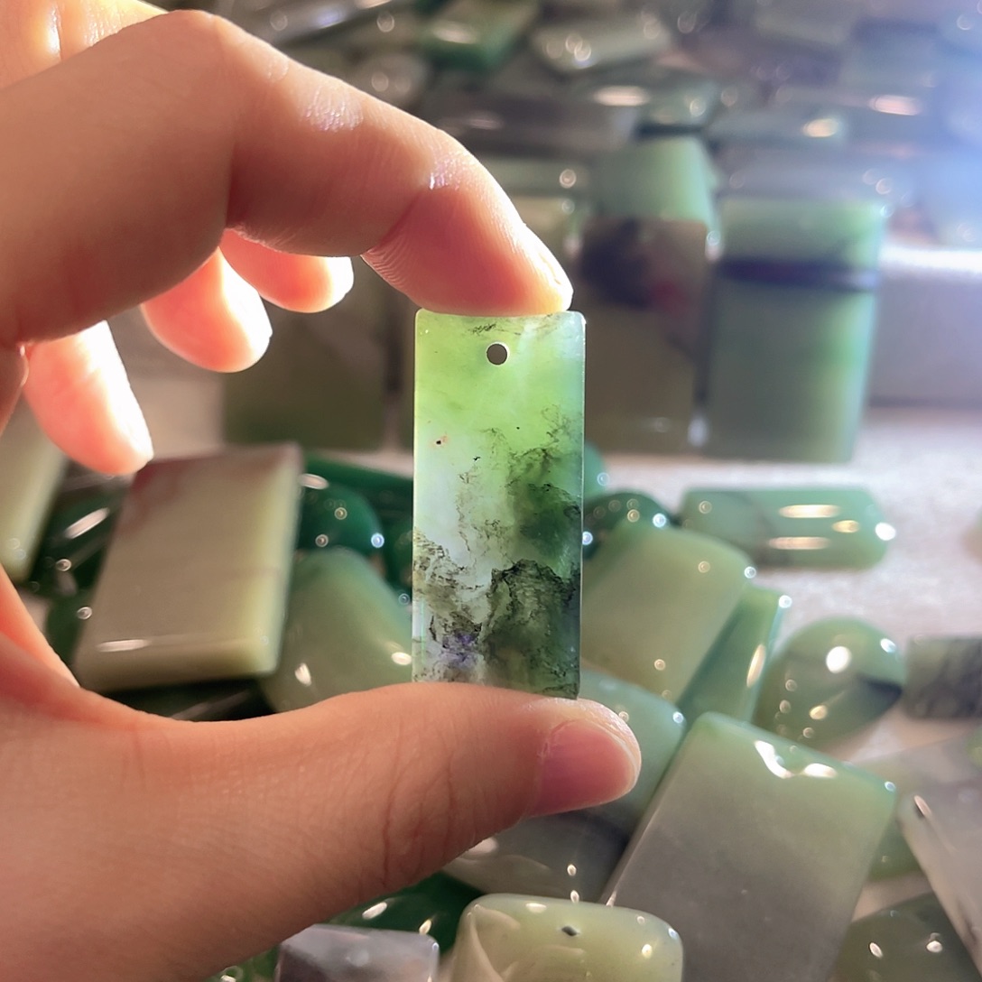 密玉（石英质玉）未镶嵌颈饰