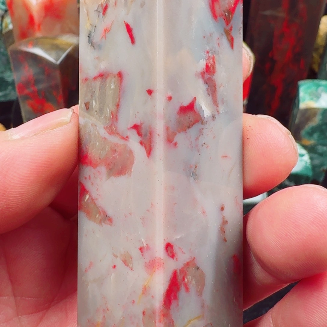 昌化鸡血石牛角冻