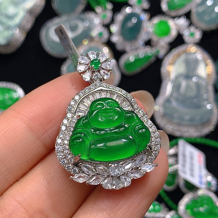翡翠颈饰未镶嵌翡翠