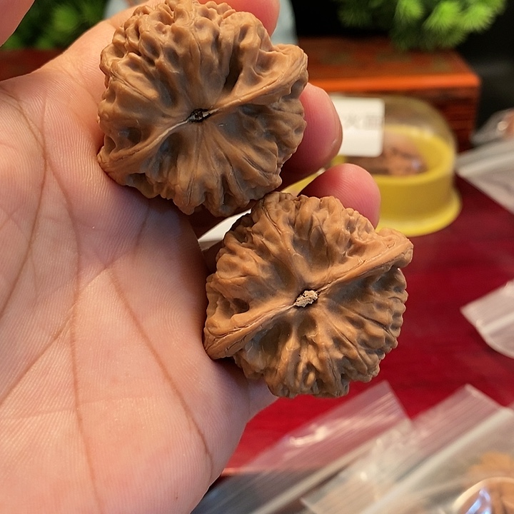 【闪购商品】文玩核桃吊坠野牛