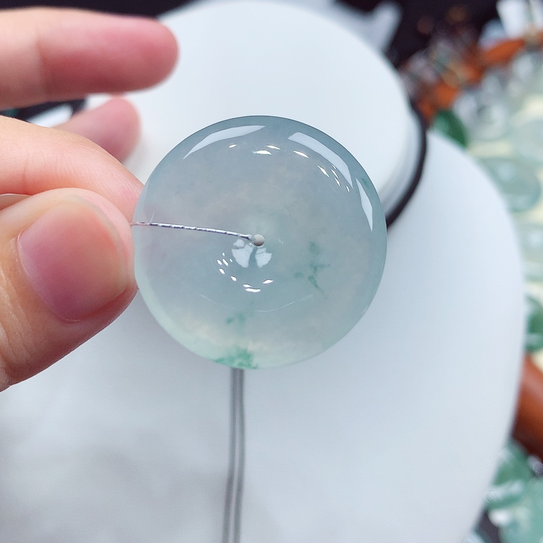 翡翠未镶嵌颈饰编号25，27.4/5.4