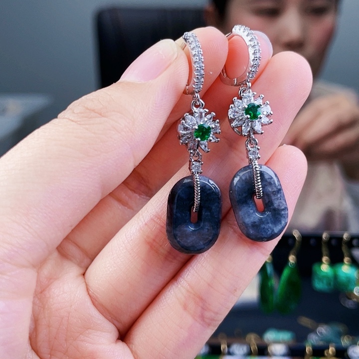 翡翠耳饰未镶嵌饰品