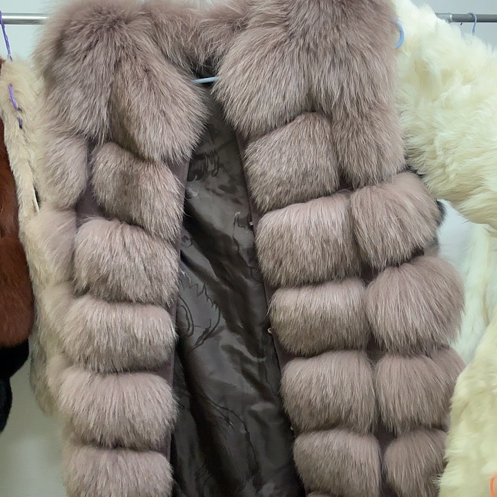 狐狸毛狐狸毛豆沙色