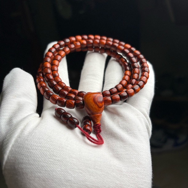 特品·小叶紫檀黑飘红6.5*7·108颗手链，一物一拍