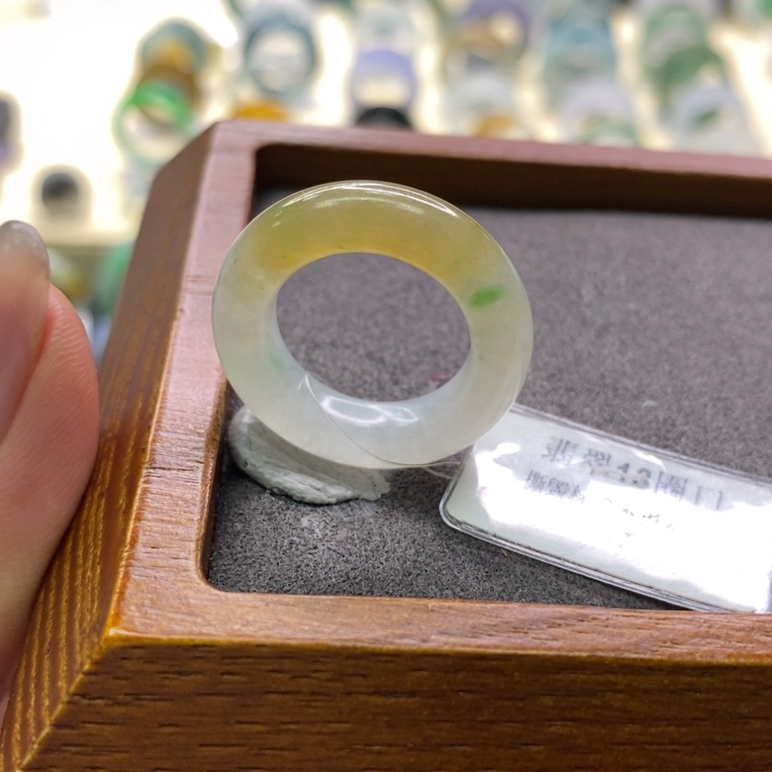 翡翠戒指未镶嵌戒指