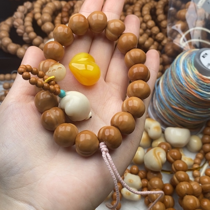 A****猴头核桃手串屁桃➕配饰