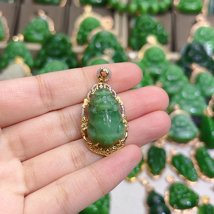 和田玉（碧玉）颈饰18K金镶嵌