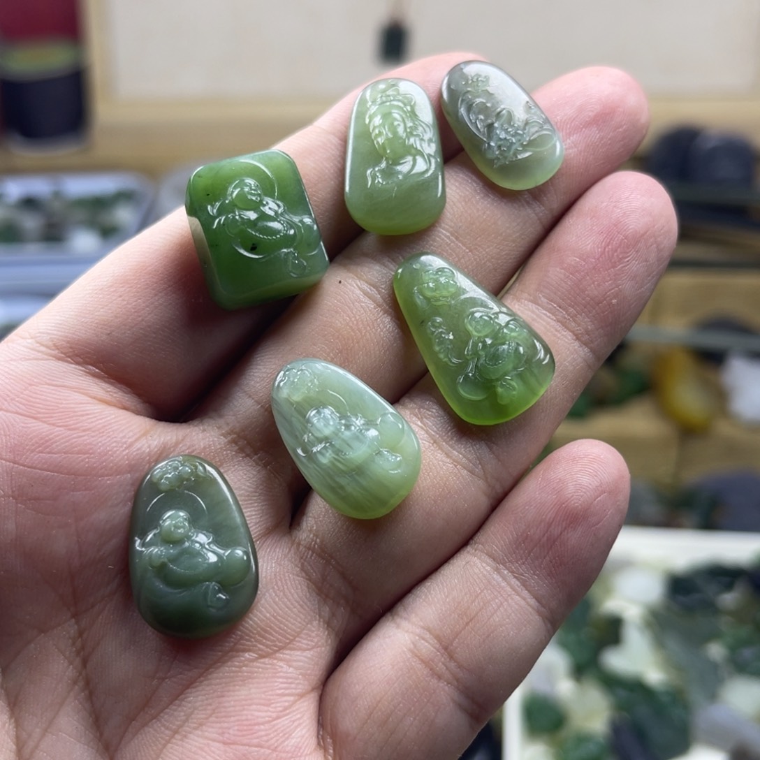 和田玉未镶嵌颈饰