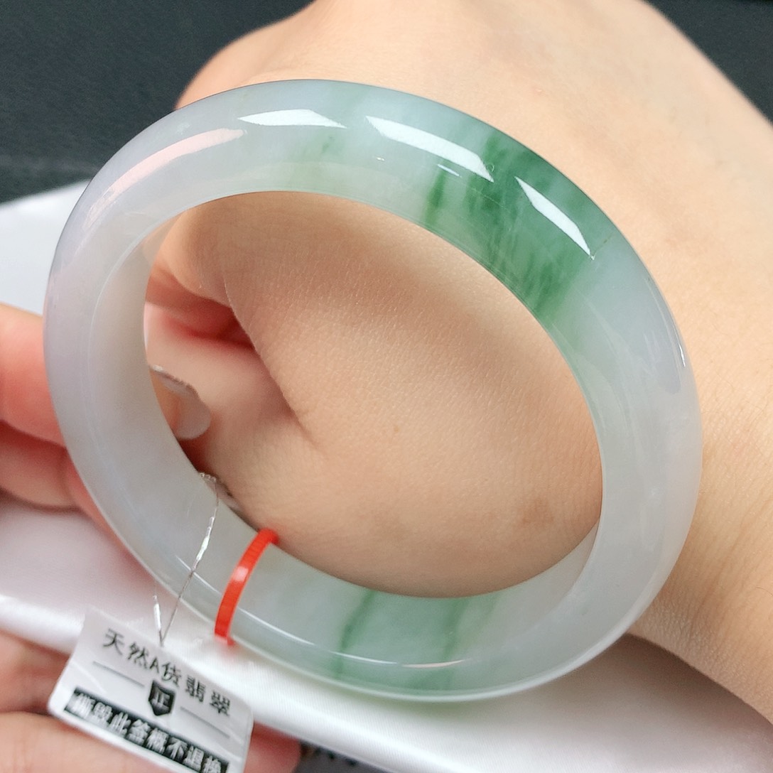 翡翠手镯未镶嵌57圈