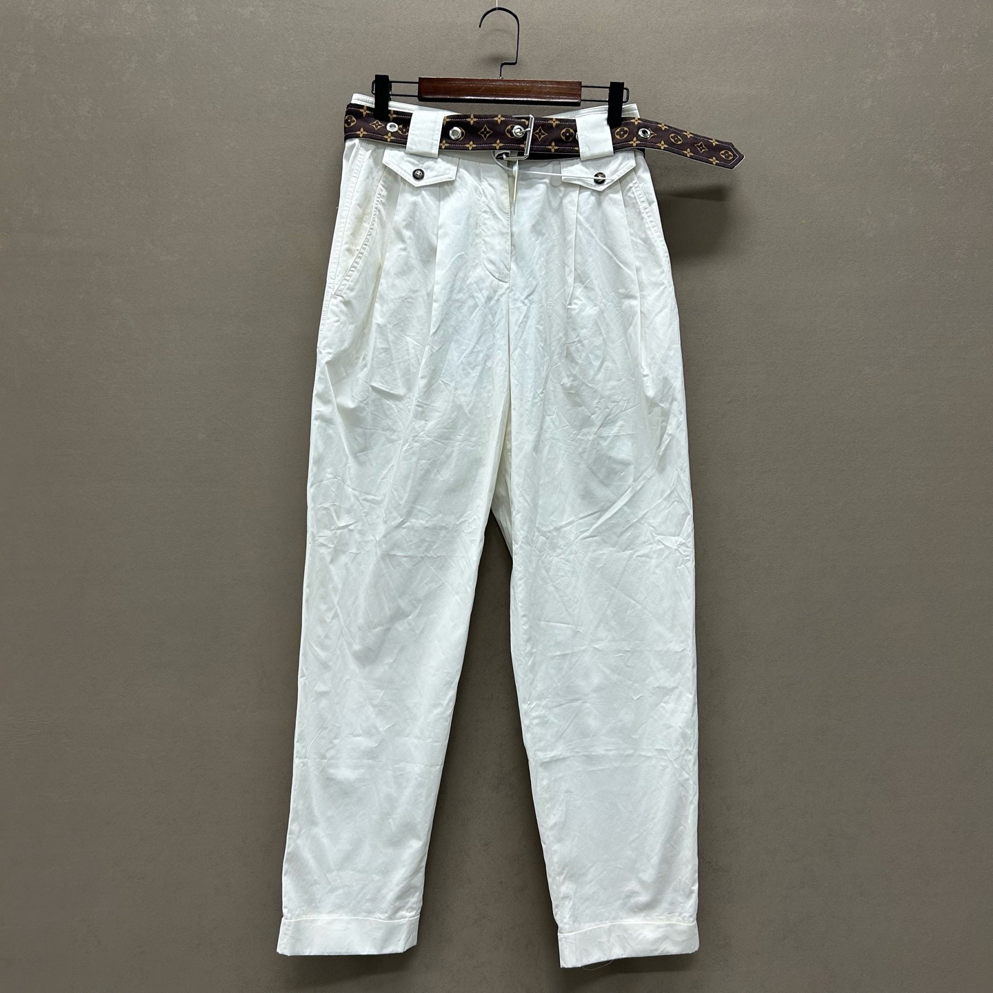 未使用 LouisVuitton/路易威登 老花腰带白色长裤 38码 ys000138