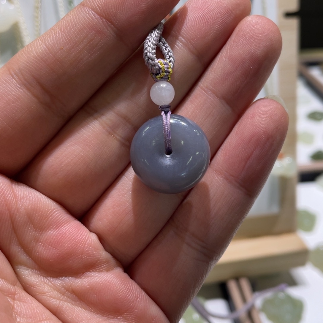 和田玉未镶嵌颈饰平安扣