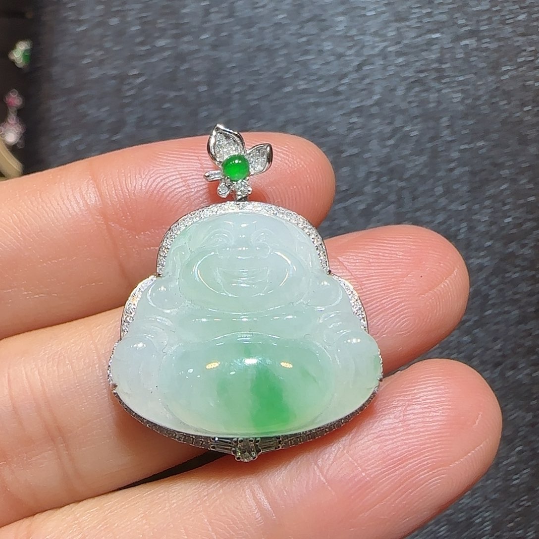 翡翠18K金镶嵌颈饰佛