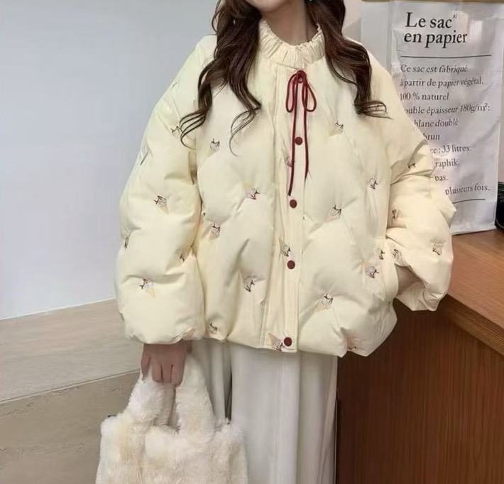 插肩袖刺绣保暖尚女装洋气韩版白色短款时尚休闲百搭秋冬立领冬季