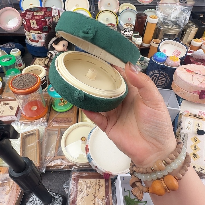 蟋蟀夜光万体一套…………