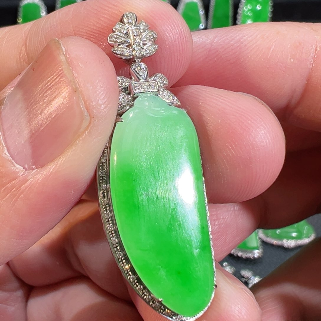 【闪购商品】翡翠吊坠(不含链)18K金镶嵌