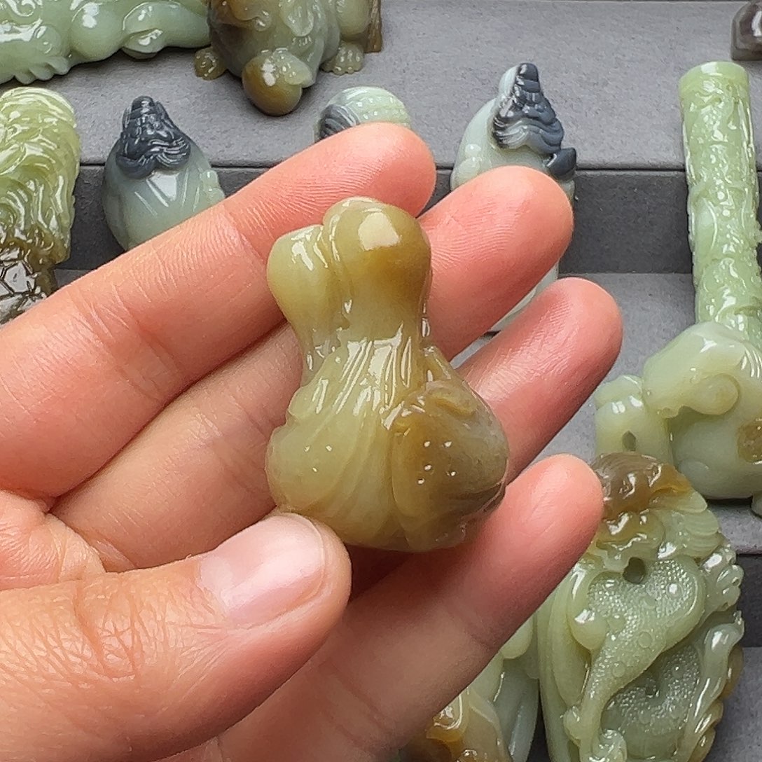 和田玉未镶嵌挂件