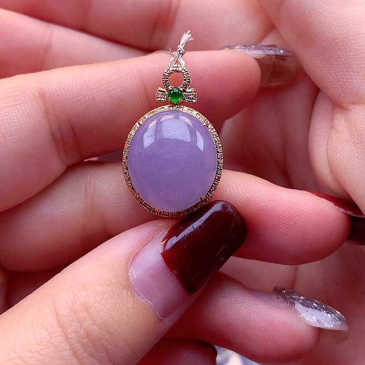 翡翠颈饰18K金镶嵌翡翠