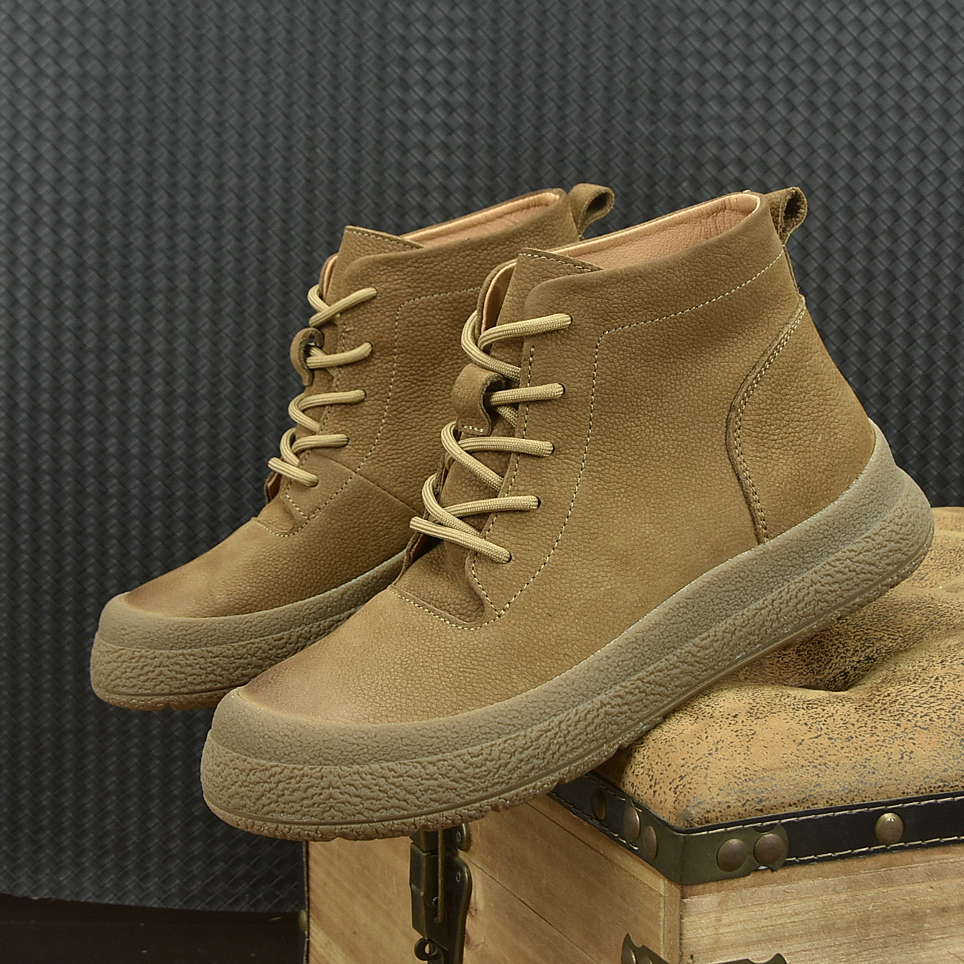 冬季新款潮流复古男鞋真皮休闲皮鞋男宽头高帮加绒保暖马丁靴厚底