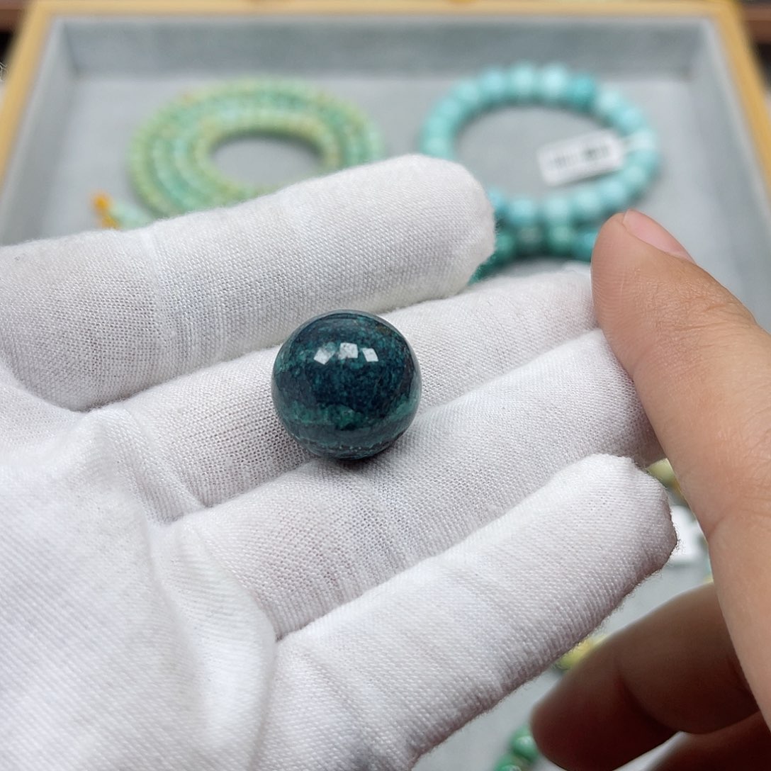 绿松石未镶嵌挂件