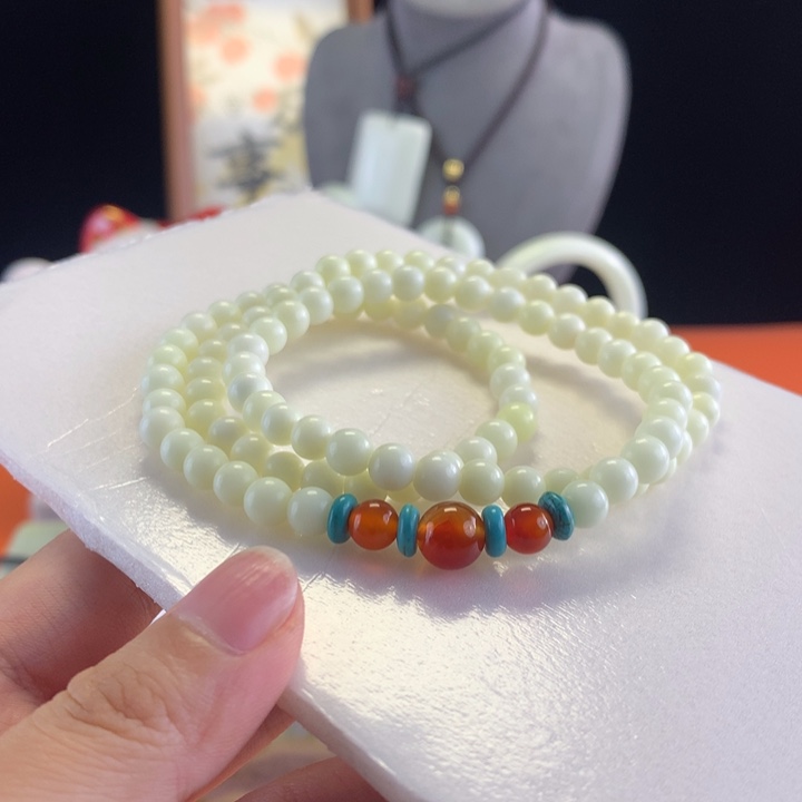 雪***糕蓝田玉（蛇纹石化大理石玉）手镯未镶嵌