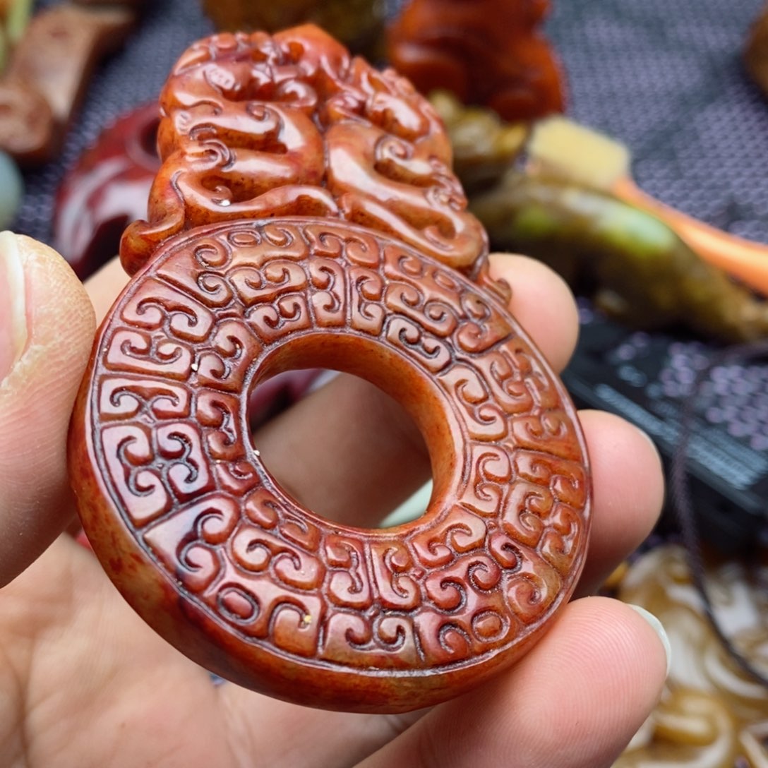 蛇纹石玉颈饰未镶嵌