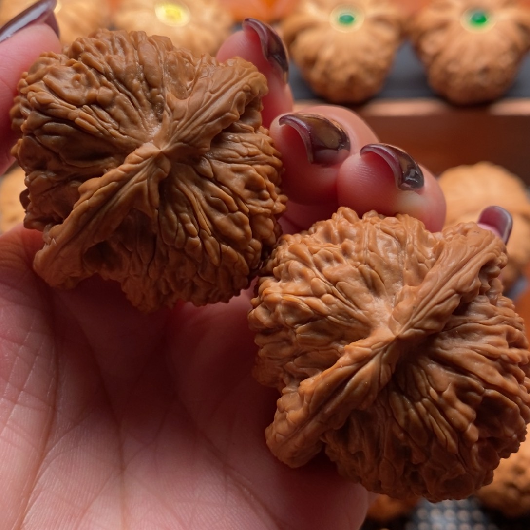 文玩核桃把件45尺寸白狮子