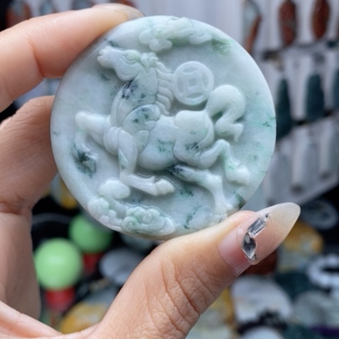 翡翠颈饰未镶嵌翡翠