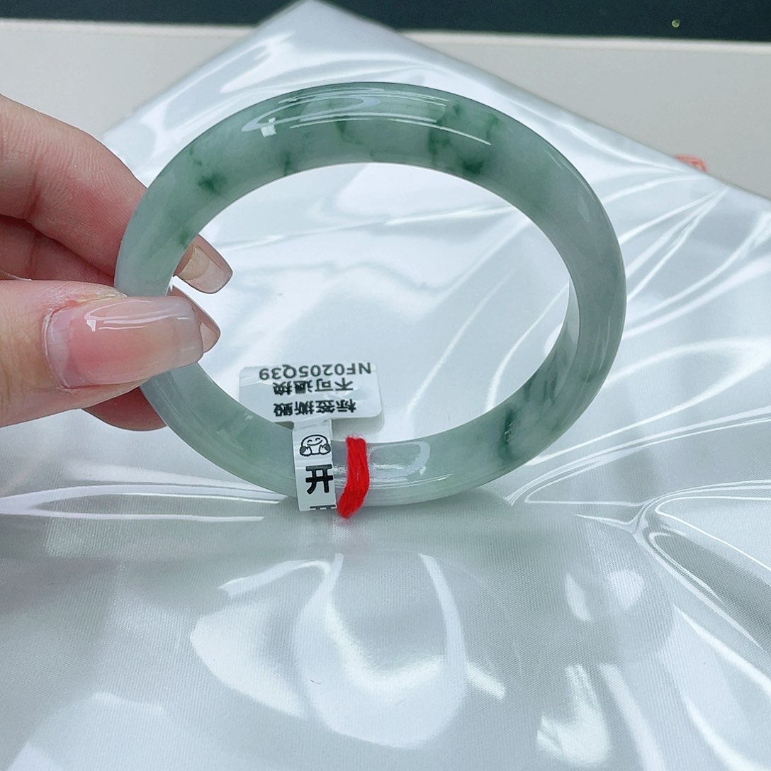 翡翠手镯未镶嵌正58.6
