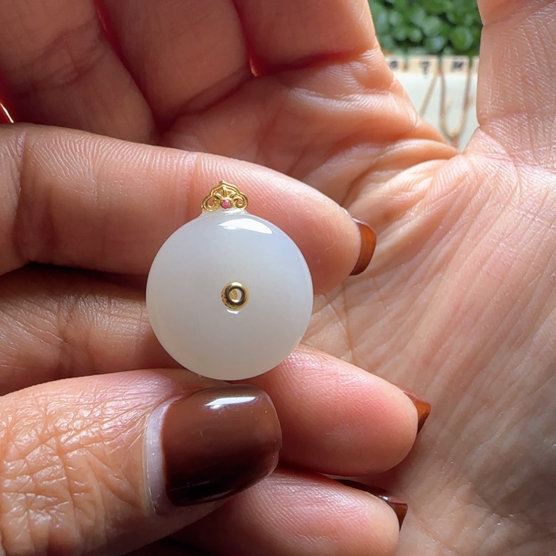 和田玉18K金镶嵌吊坠(赠链)