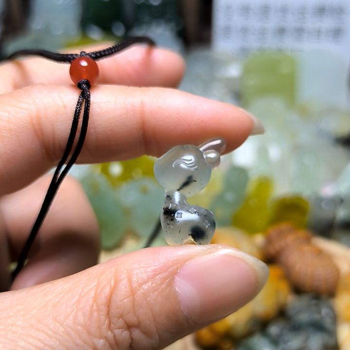 岫玉吊坠(不含链)未镶嵌