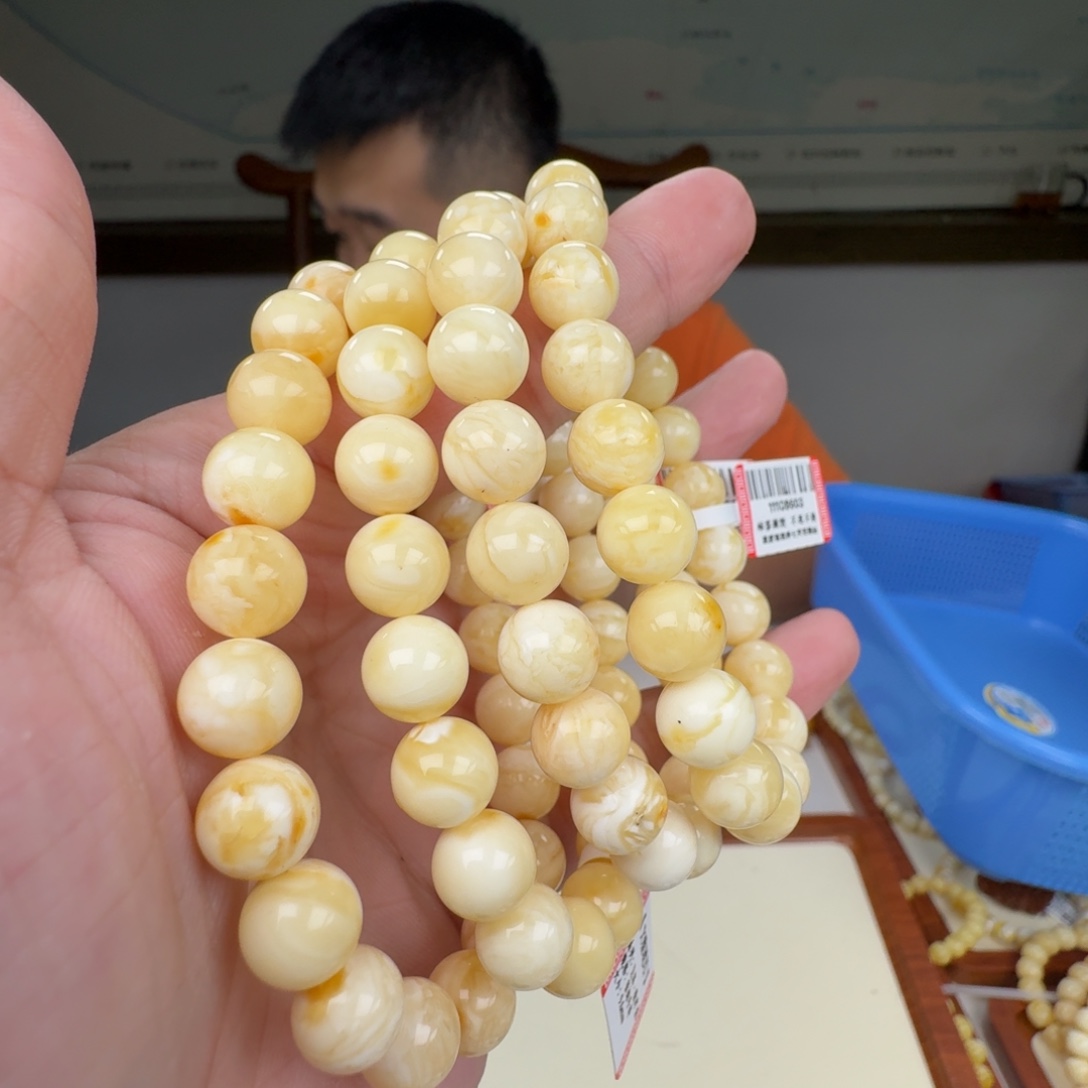 蜜蜡未镶嵌裸石多样性