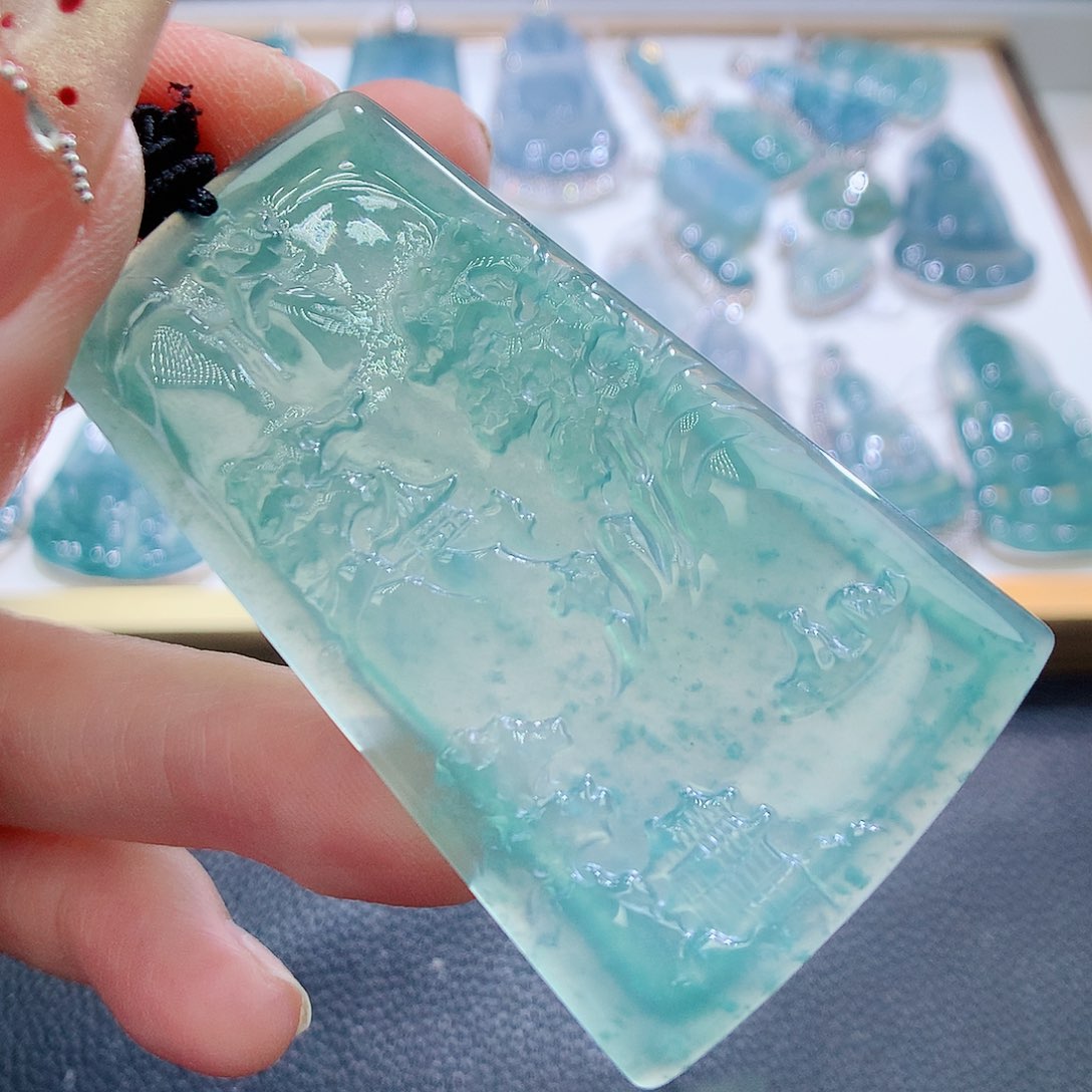 翡翠颈饰未镶嵌翡翠