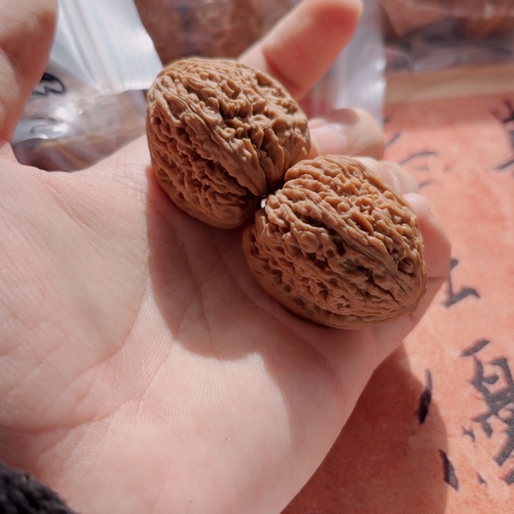 文玩核桃吊坠热****杨34拉丝老款南疆石