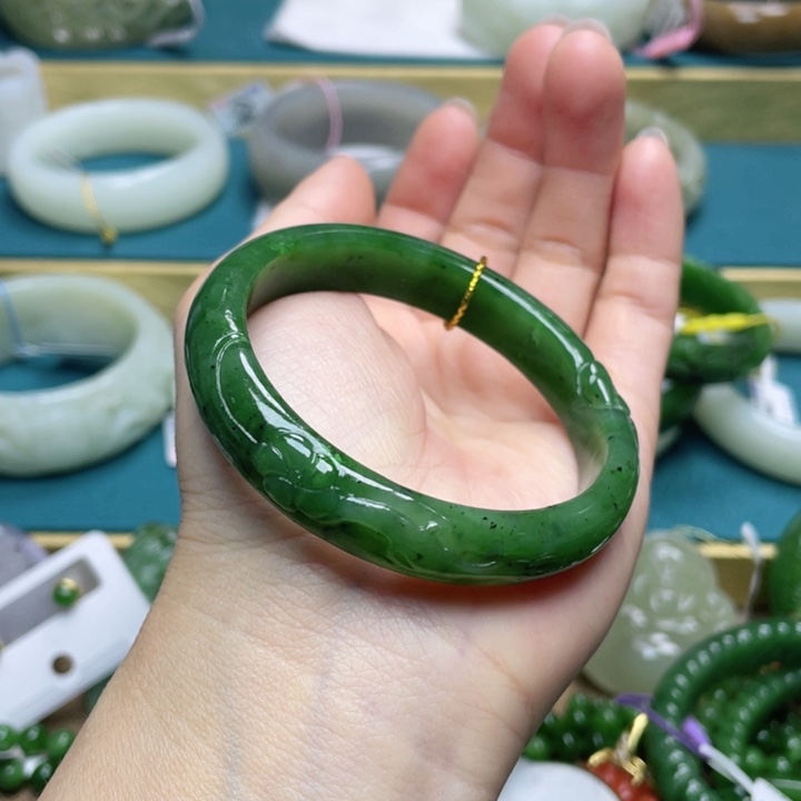 和田玉手镯53圈口 编号92未镶嵌